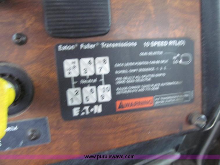 image for item K5529 1996 Peterbilt 377 semi truck