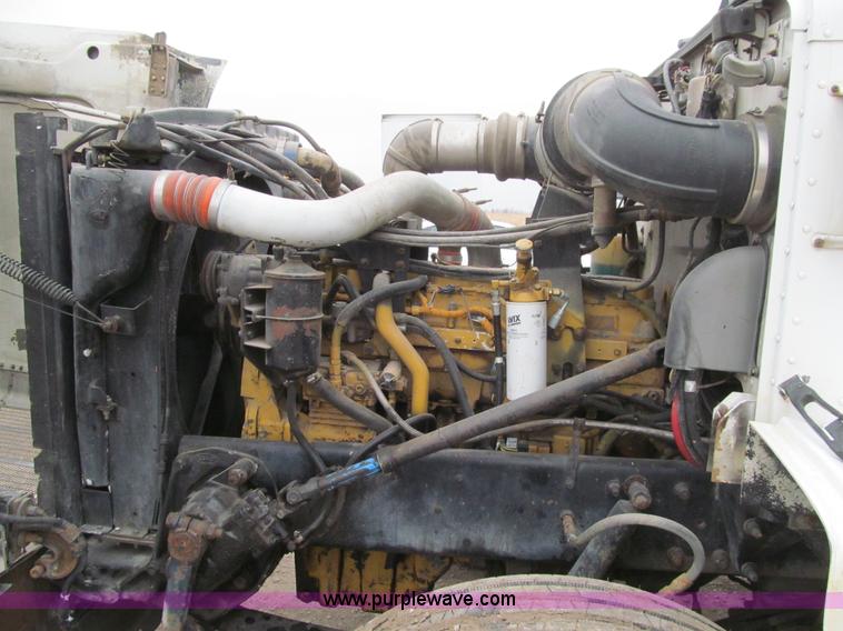 image for item K5529 1996 Peterbilt 377 semi truck