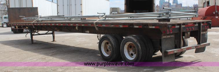 image for item K6828 1995 Trailmobile flatbed trailer