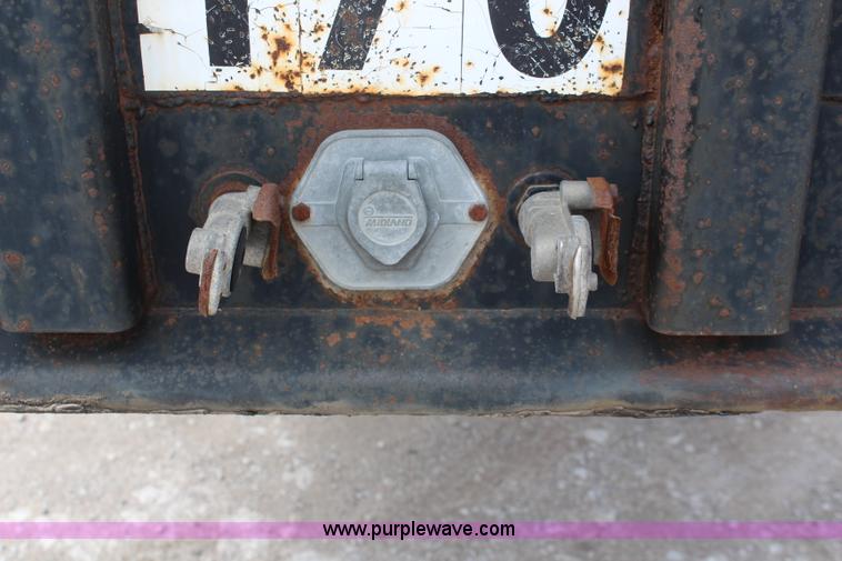 image for item K6828 1995 Trailmobile flatbed trailer