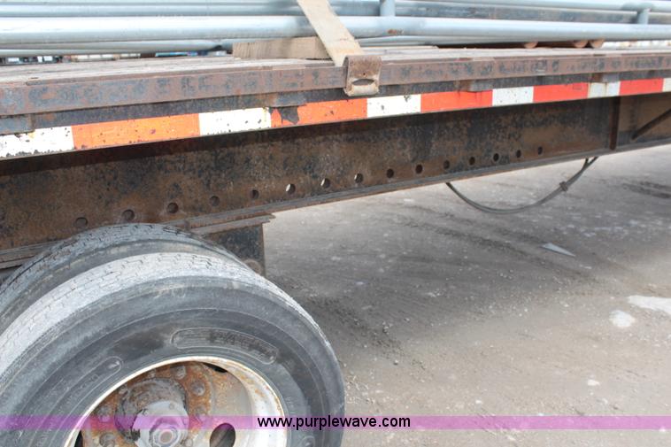 image for item K6828 1995 Trailmobile flatbed trailer