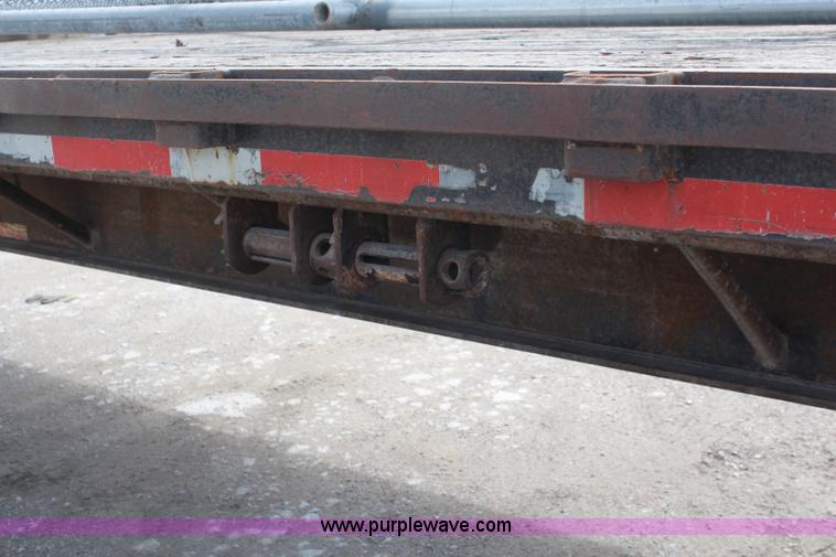 image for item K6828 1995 Trailmobile flatbed trailer
