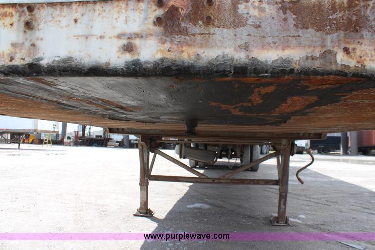 image for item K6830 2000 Wabash dry van trailer