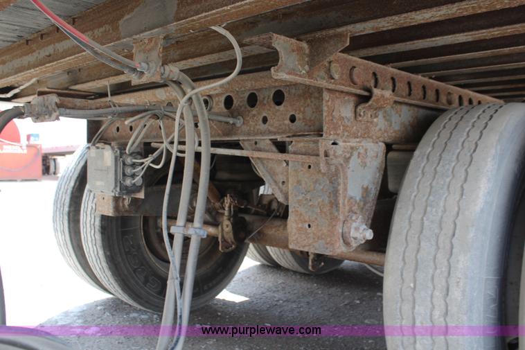 image for item K6830 2000 Wabash dry van trailer