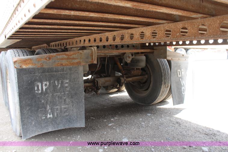 image for item K6830 2000 Wabash dry van trailer
