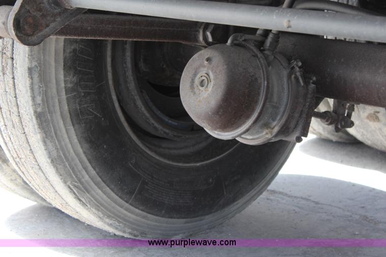 image for item K6832 1996 Trailmobile dry van trailer