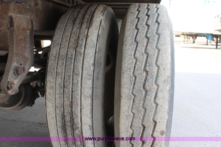 image for item K6832 1996 Trailmobile dry van trailer