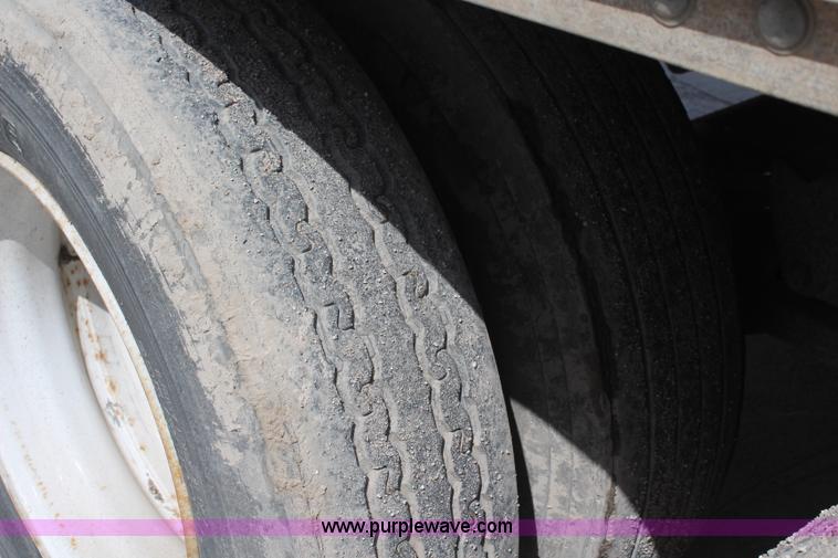 image for item K6832 1996 Trailmobile dry van trailer