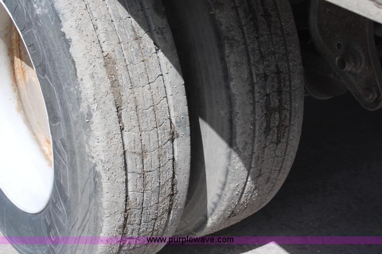 image for item K6832 1996 Trailmobile dry van trailer