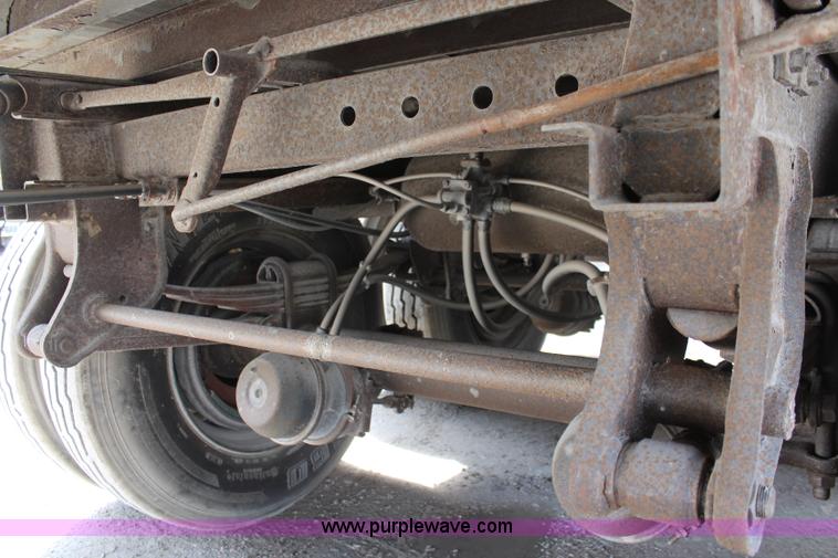 image for item K6834 1996 Trailmobile dry van trailer