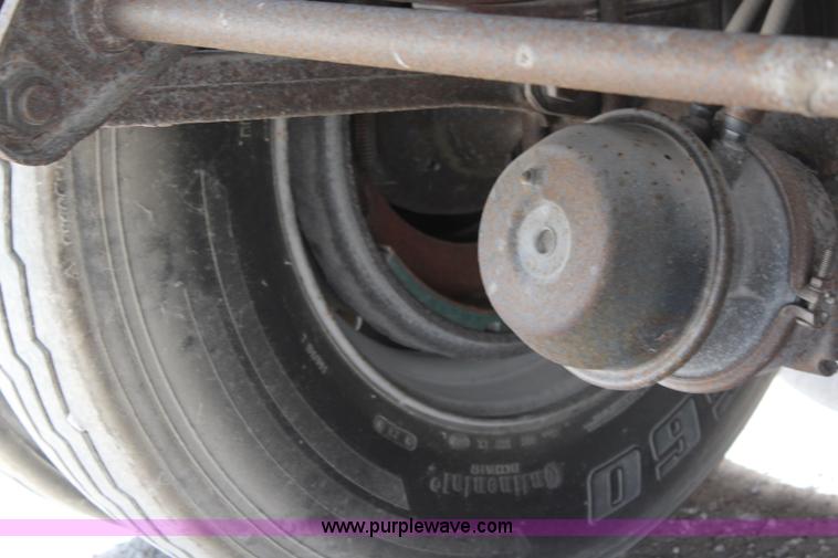 image for item K6834 1996 Trailmobile dry van trailer