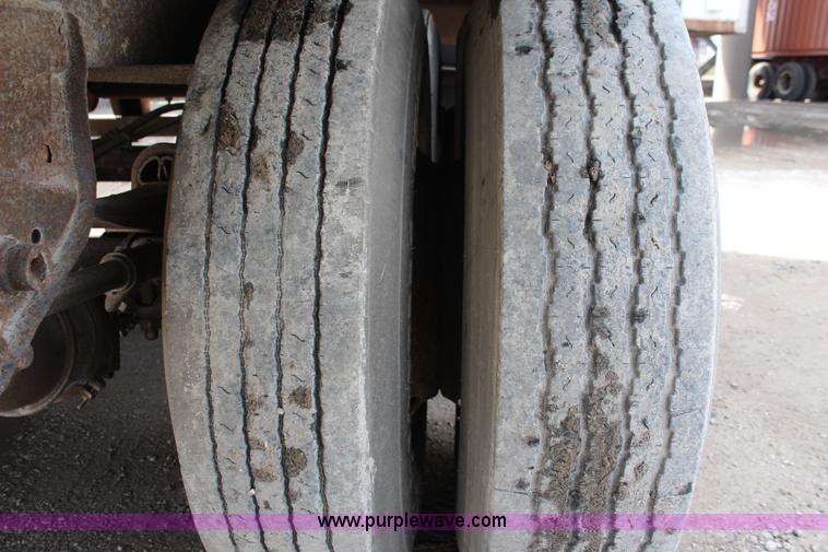 image for item K6834 1996 Trailmobile dry van trailer