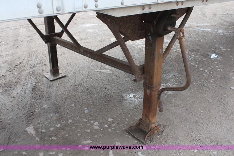 image for item K6835 1996 Trailmobile dry van trailer
