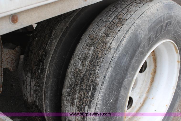 image for item K6835 1996 Trailmobile dry van trailer