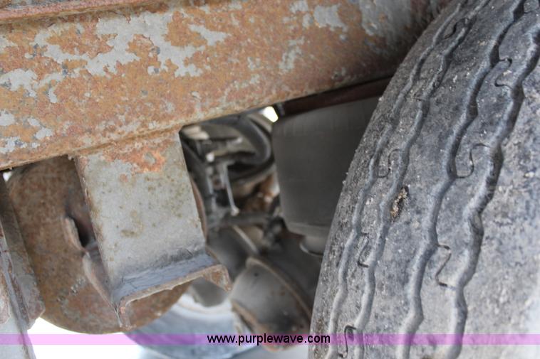 image for item K6837 2000 Wabash dry van trailer