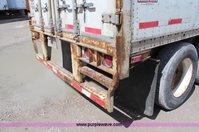 image for item K6837 2000 Wabash dry van trailer