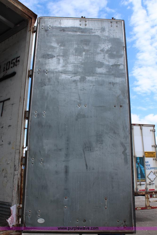 image for item K6837 2000 Wabash dry van trailer