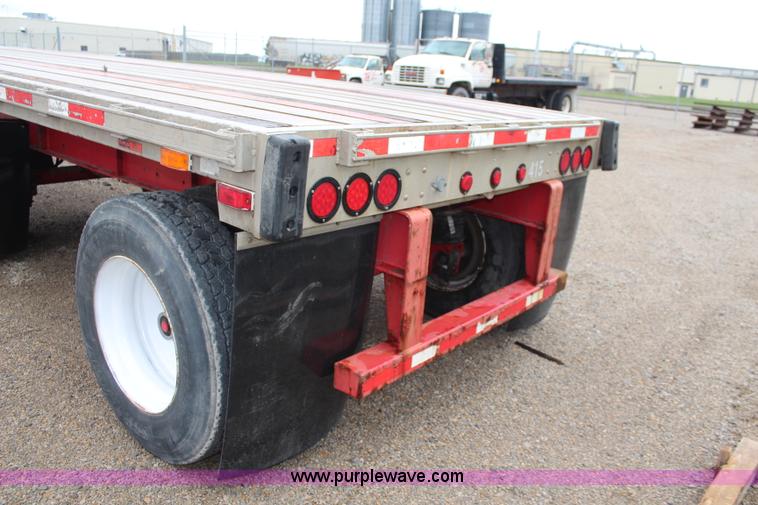 image for item K6838 2005 Transcraft Eagle flatbed trailer