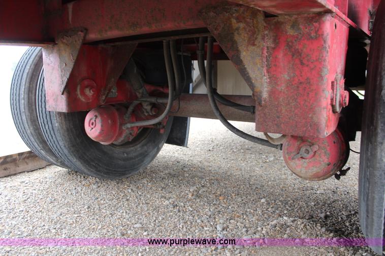 image for item K6838 2005 Transcraft Eagle flatbed trailer