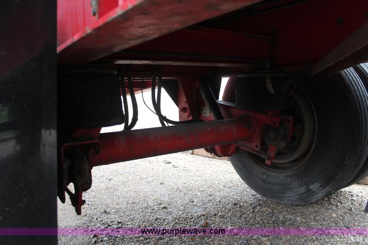 image for item K6838 2005 Transcraft Eagle flatbed trailer