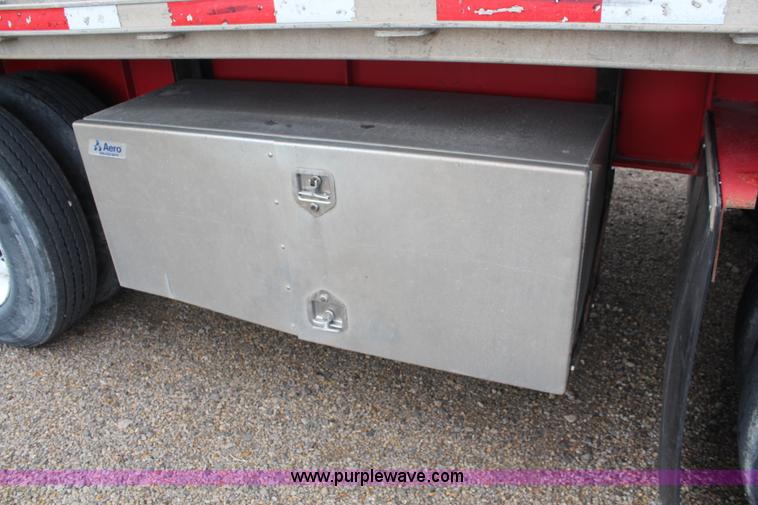 image for item K6838 2005 Transcraft Eagle flatbed trailer