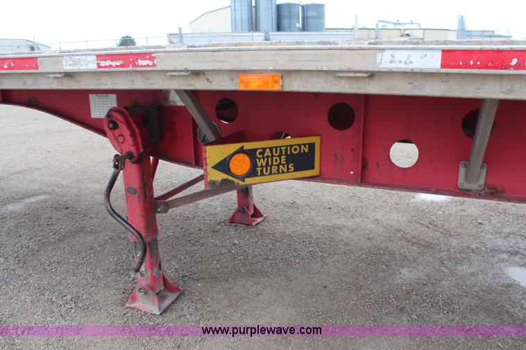 image for item K6839 2005 Transcraft Eagle flatbed trailer