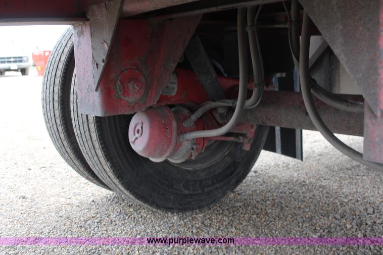 image for item K6839 2005 Transcraft Eagle flatbed trailer