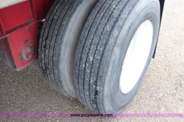 image for item K6839 2005 Transcraft Eagle flatbed trailer