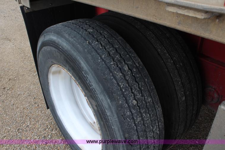 image for item K6839 2005 Transcraft Eagle flatbed trailer