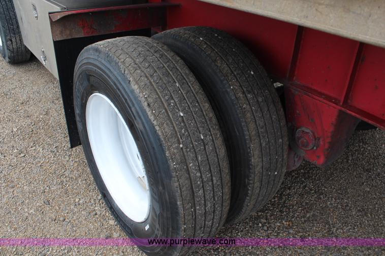 image for item K6839 2005 Transcraft Eagle flatbed trailer