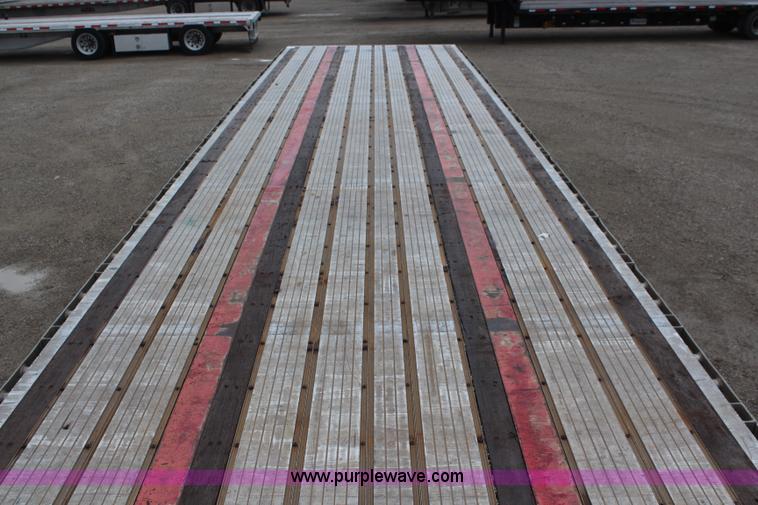image for item K6839 2005 Transcraft Eagle flatbed trailer