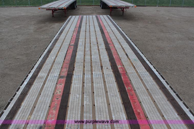 image for item K6839 2005 Transcraft Eagle flatbed trailer