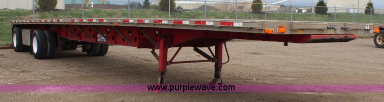image for item K6840 2005 Transcraft Eagle flatbed trailer