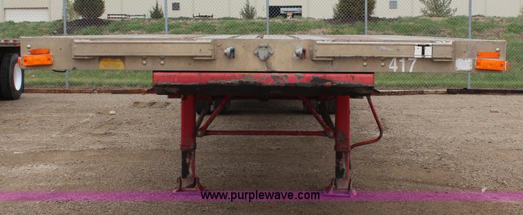 image for item K6840 2005 Transcraft Eagle flatbed trailer