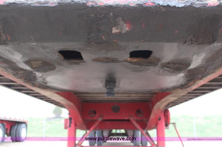 image for item K6840 2005 Transcraft Eagle flatbed trailer