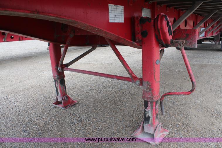 image for item K6840 2005 Transcraft Eagle flatbed trailer