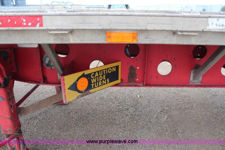 image for item K6840 2005 Transcraft Eagle flatbed trailer