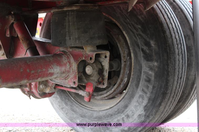 image for item K6840 2005 Transcraft Eagle flatbed trailer