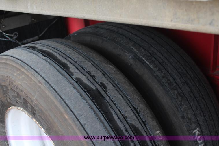 image for item K6840 2005 Transcraft Eagle flatbed trailer