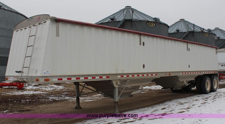 image for item K7170 2001 Jetco double hopper trailer
