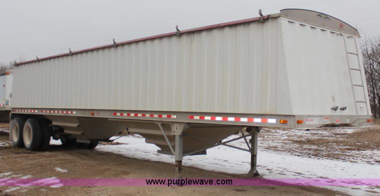 image for item K7170 2001 Jetco double hopper trailer