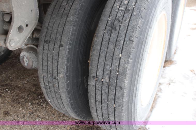 image for item K7170 2001 Jetco double hopper trailer