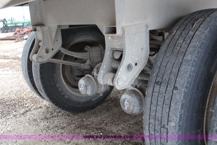 image for item K7170 2001 Jetco double hopper trailer