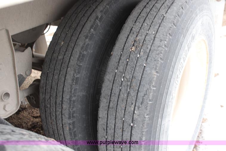 image for item K7170 2001 Jetco double hopper trailer