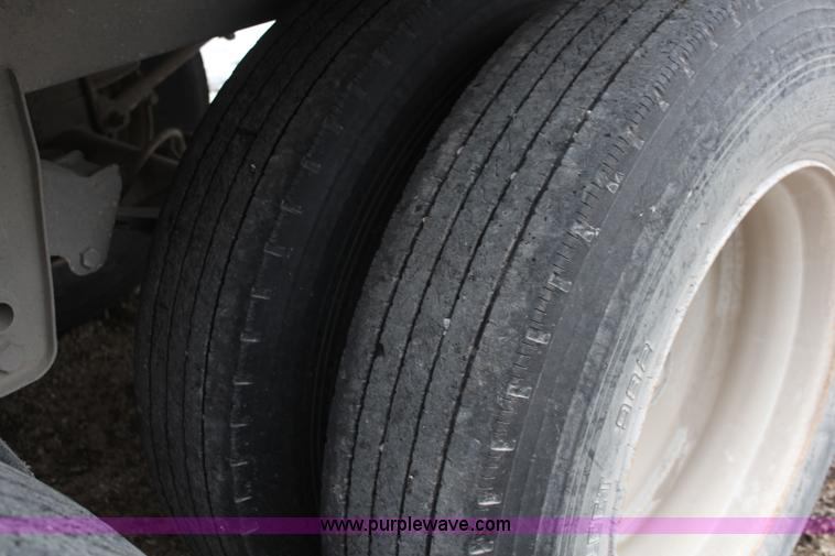 image for item K7170 2001 Jetco double hopper trailer