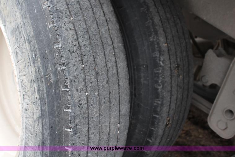 image for item K7170 2001 Jetco double hopper trailer