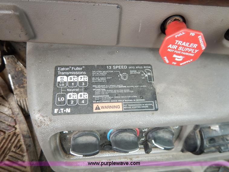 image for item K7320 2004 Mack CH613 semi truck