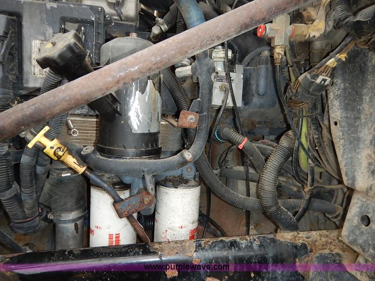 image for item K7320 2004 Mack CH613 semi truck