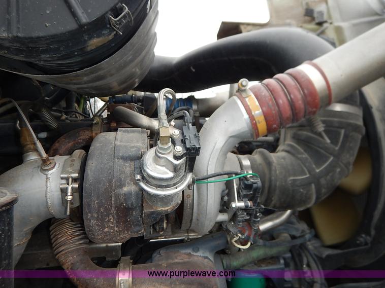 image for item K7320 2004 Mack CH613 semi truck