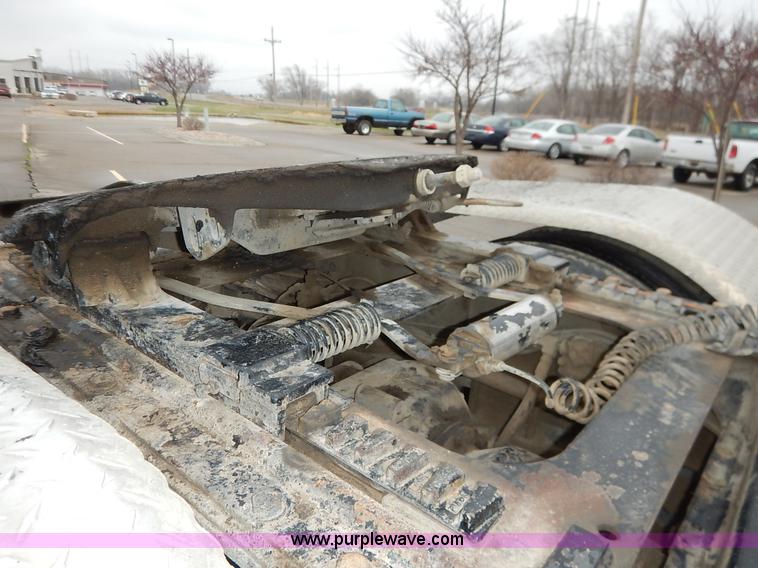 image for item K7320 2004 Mack CH613 semi truck